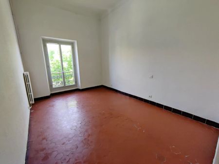 Location Appartement 4 pièces 92m² CAVAILLON 84300 - Photo 3