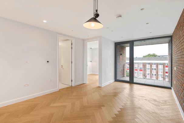 Parkhaus, 4 Maple Path, Hackney, London, E5 8FF - Photo 1