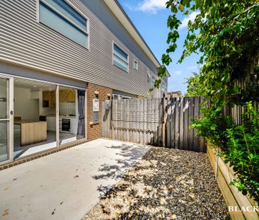 7/27 Yass Road, Queanbeyan NSW 2620 - Townhouse For Rent | Domain - Photo 6
