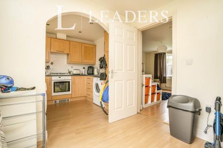3 bedroom house to rent Clumber Close, Loughborough, LE11 - Photo 4