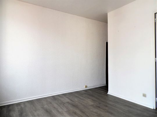 RUE SAINT-NICOLAS - (DISPONIBILITE IMMEDIATE) - Photo 1