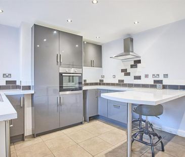 2 bedroom terraced house to rent - Photo 1