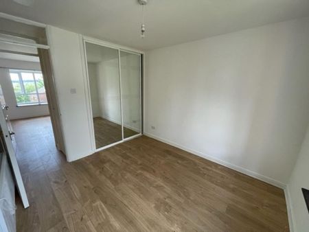 2 bedroom maisonette to rent - Photo 2