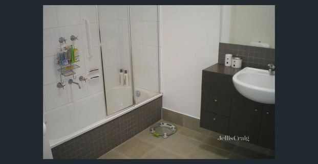 PRIME LOCATION - Photo 1