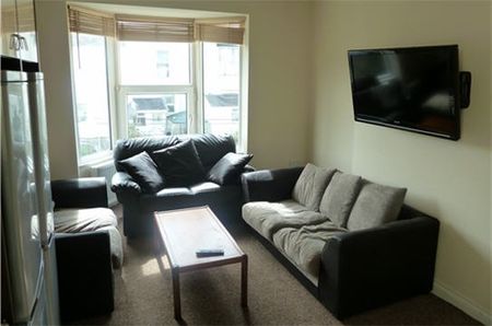 2 rooms left - all ensuite apartment - Photo 3