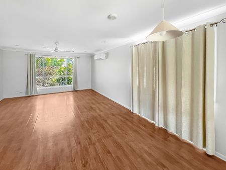 4-bedroom Family Home in Sought After Royal Sands - Photo 3