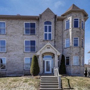 Grand 3 1/2 à Loué - Photo 2