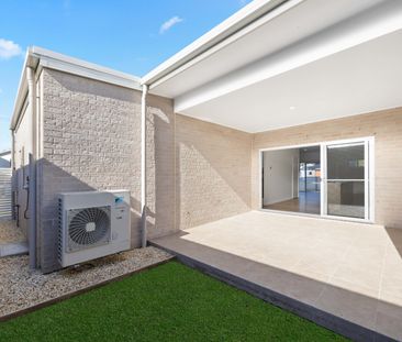 1 Amity Crescent, Thrumster NSW 2444 - House For Rent | Domain - Photo 6