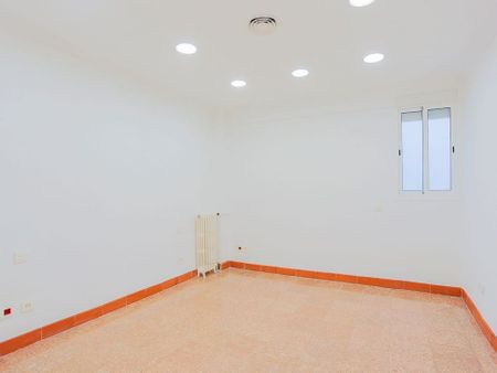 València, Valencian Community 46005 - Photo 5