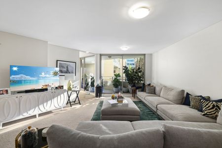 Refined and Oversized Three Bedroom Residence - Photo 2