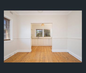 Double brick home in quiet street, 11 Schroder Avenue, Waratah - Photo 5