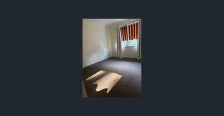 Spacious 3–4 Bedroom Home in the Heart of Blacktown! - Photo 4