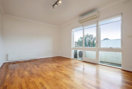 4/30 Shaftsbury Street, Coburg VIC 3058 - Photo 2