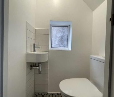 4 bedroom house of multiple occupation to rent - Photo 3