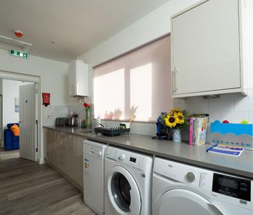 1 bedroom in a house share to rent - Photo 6