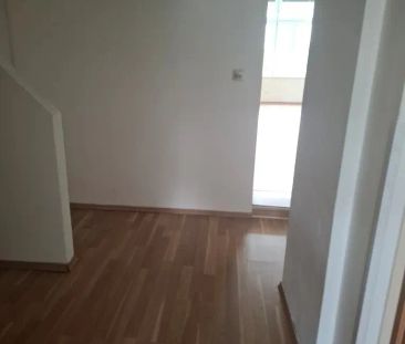 Gemütliche 2-Zimmer-Wohnung mit Küchenblock in Bruck/Mur zu mieten ! - Foto 2