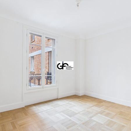 Location Appartement 2 pièces 49m² PARIS 16ème - Photo 4