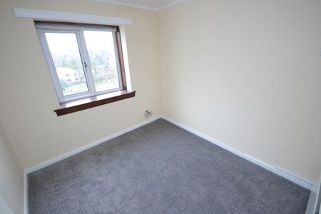 3 bedroom flat to rent - Photo 3