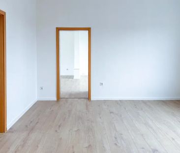 Sofort bezugsbereit: Wunderschöne, lichtduchflutete Wohnung im ruhi... - Photo 1