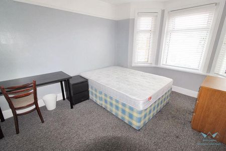 4 bedroom detached house to rent - Photo 5