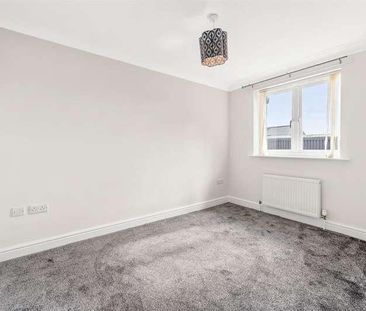 Bowling Court, Wakefield, WF2 - Photo 2