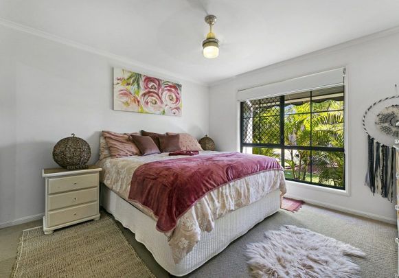 Beautiful Family Home in Burleigh Waters - Photo 1