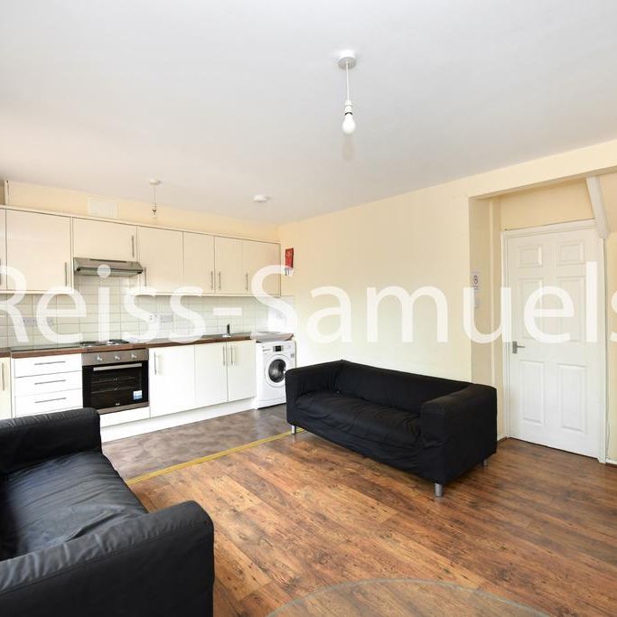 4 bedroom terraced house to rent - Photo 1