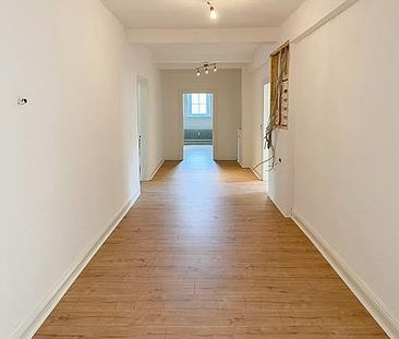 Wohnen zur Miete in einer Burg? 4-Zimmer Wohnung in der Burg Volper... - Foto 1