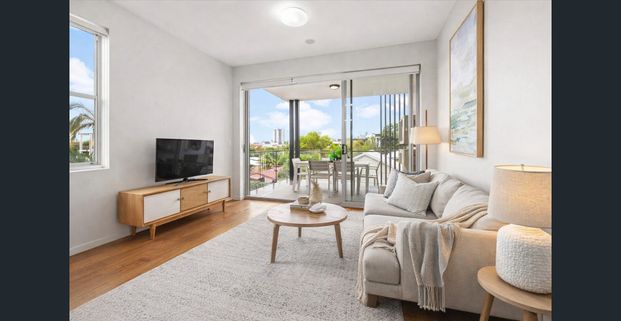 Spacious 2 Bedrooms Apartment in Great Location with 2 car parking spots! - Photo 1