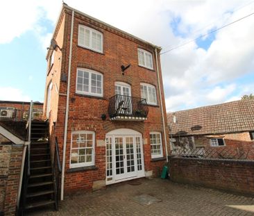 1 Bedroom Flat / Apartment - Bank Street, Bishops Waltham - Photo 4