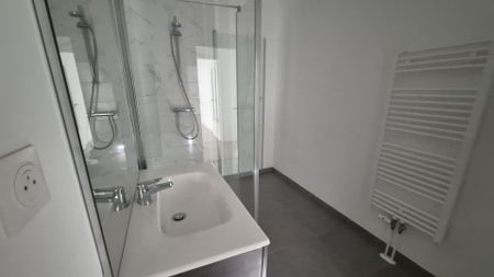 Location Appartement 3 pièces 63m² LILLE 59000 - Photo 5