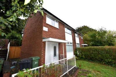 3 bedroom House in Queenswood Gardens, Leeds - Photo 5