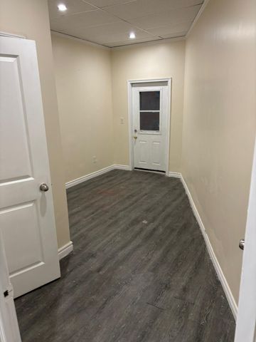 For Lease - 109 Lake Street, St. Catharines, Ontario - Photo 4