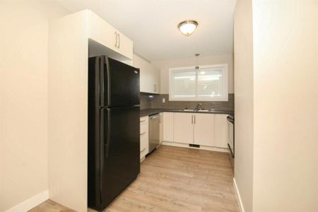 Beautiful 3 Bedroom Townhouse in Riverside Meadows - Photo 5