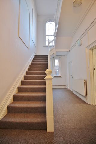 Room to rent within house share - Photo 2