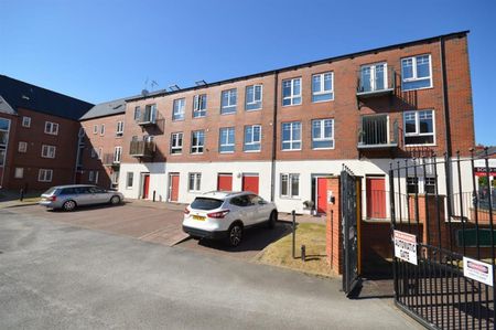 1 bedroom Flat To Let - Photo 5