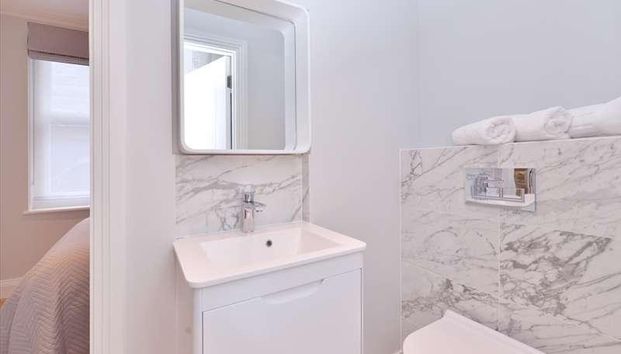 Hill Street, Mayfair, London, W1J - Photo 1