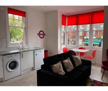 4 bedroom terraced house to rent - Photo 1