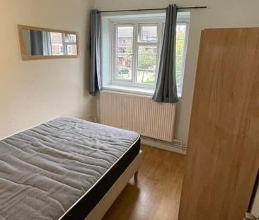 Room in a Shared House, Arabian House, E1 - Photo 4