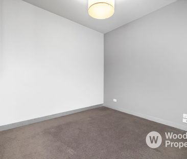 Experience St Kilda Living at Its Finest – Spacious Studio Apartmen... - Photo 5