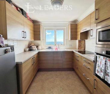 2 bedroom apartment to rent Marine Parade East, Clacton-on-Sea, CO15 - Photo 5