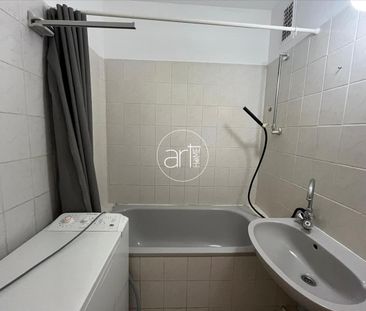 Kiadó átlagos állapotú panel lakás - Szeged - Fotó 2