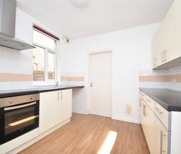 4 bedroom terraced house to rent - Photo 4