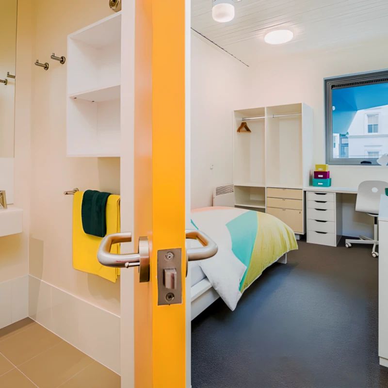 1 Bedroom Apartment - Photo 1