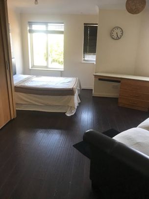 Room in a Shared Flat, Myddleton Avenue, N4 - Photo 1