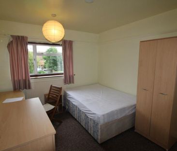 4 bedroom semi-detached house to rent - Photo 6