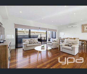 Easy Living in Gorgeous McCrae - Photo 4