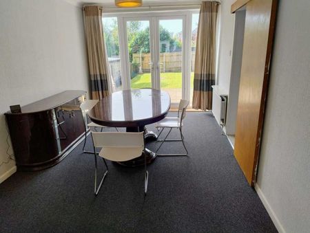 Student house on Acton Road - Photo 3