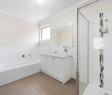 Spacious Low Maintenance Townhouse - Photo 4