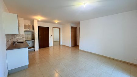 Location Appartement 3 pièces 56m² - Photo 3